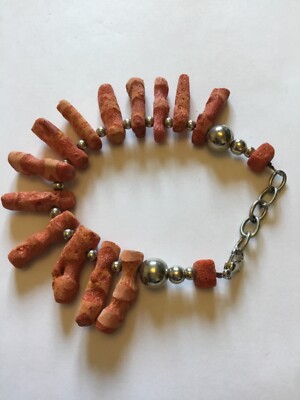 Bracelet En Corail Rouge - Monté Sur élastique Pour Poignet Moyen - Occasion En Très Bon état