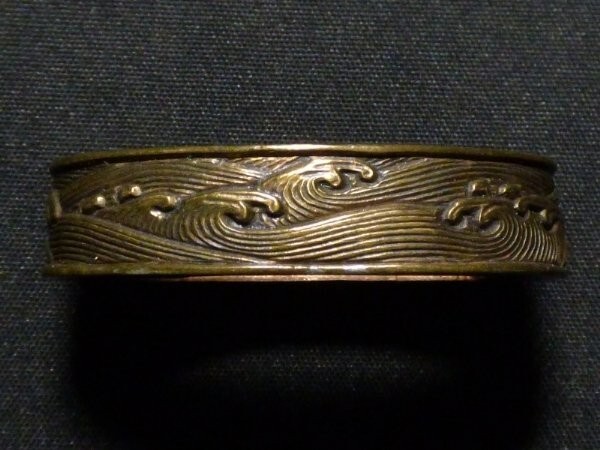 Fuchi Kashira Whitecaps Waves Fine Carving Japanese Sword Fitting Edo Antique