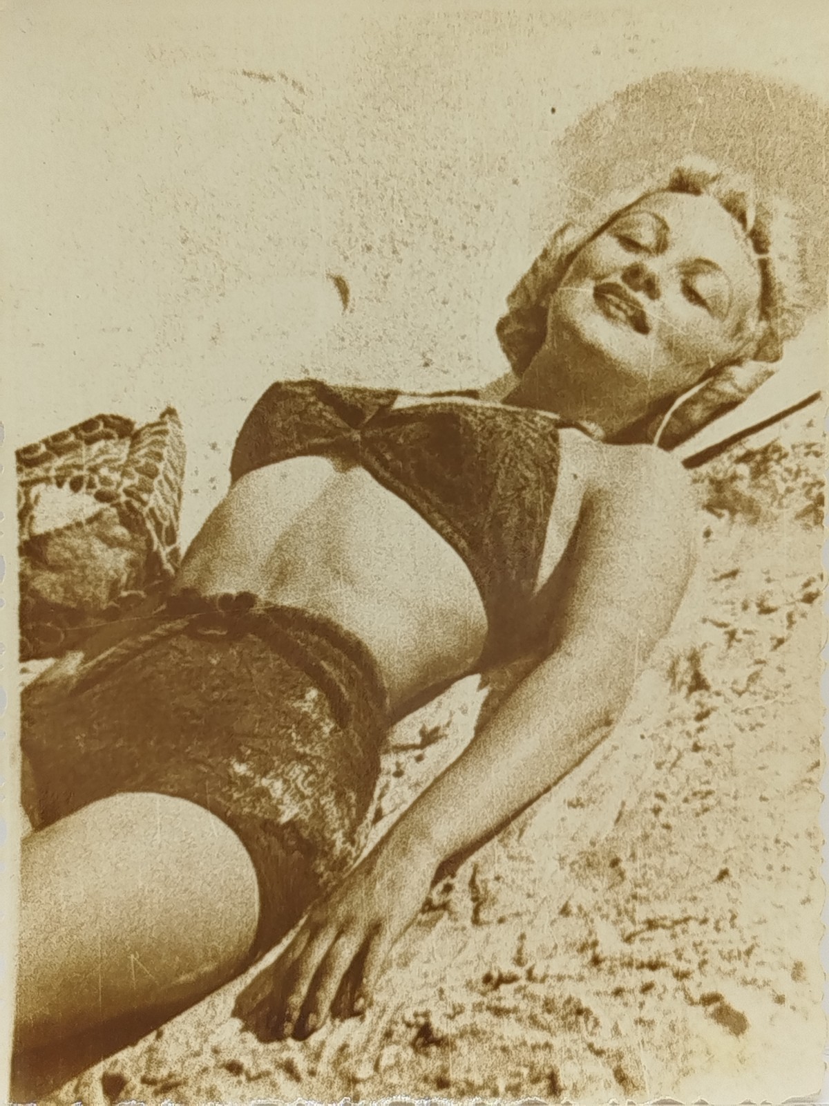 Vintage Photo - Beautiful Women - Swimsuits - Beach Scene #20