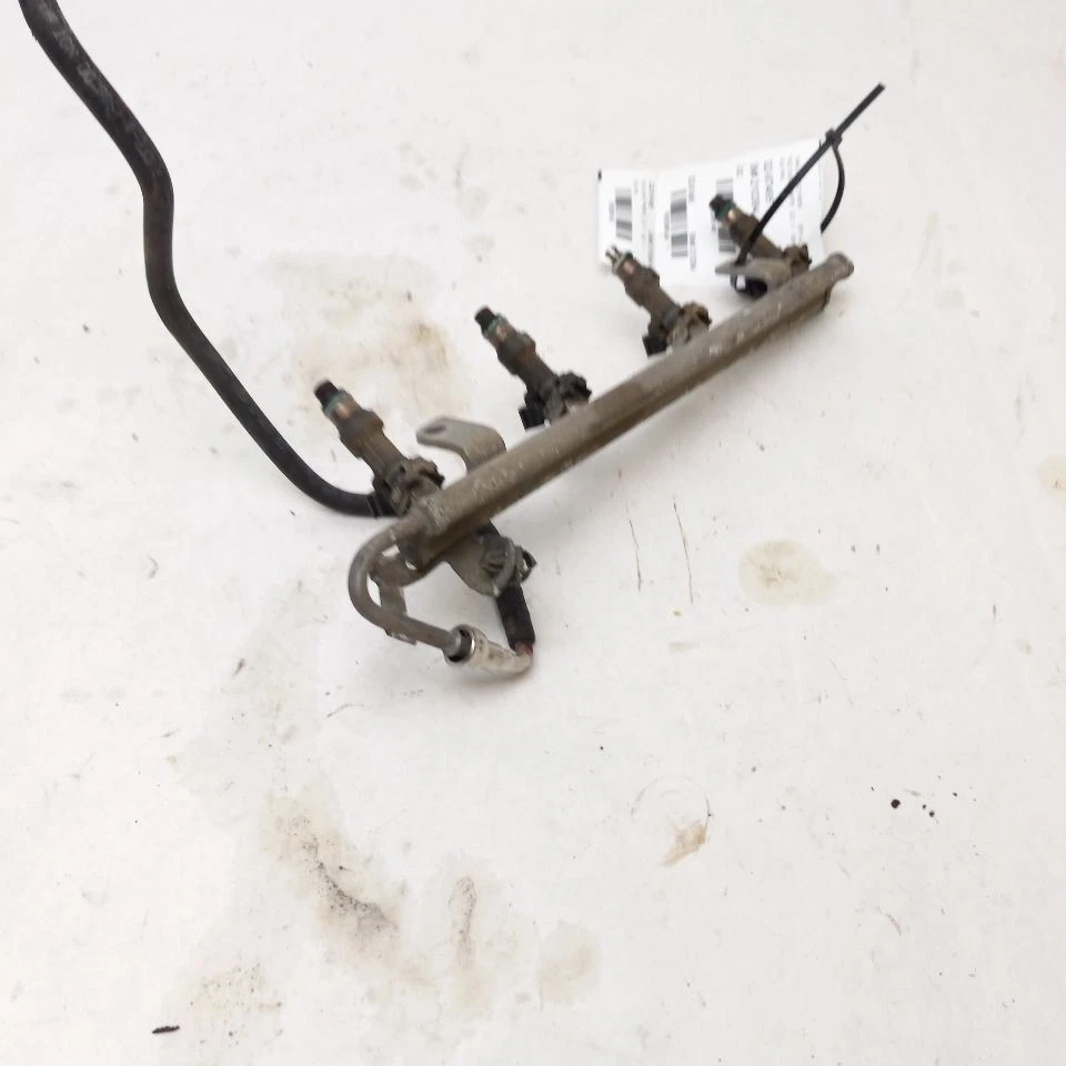 CARRIL DE COMBUSTIBLE para Nissan Altima 2015 OEM Foto 3 de 4