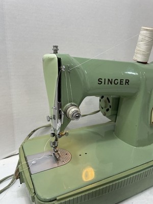 ^. .^　チーク色SINGER チーク色SINGER 2月上旬より発売予定 セザンヌ ブレンドカラーチーク