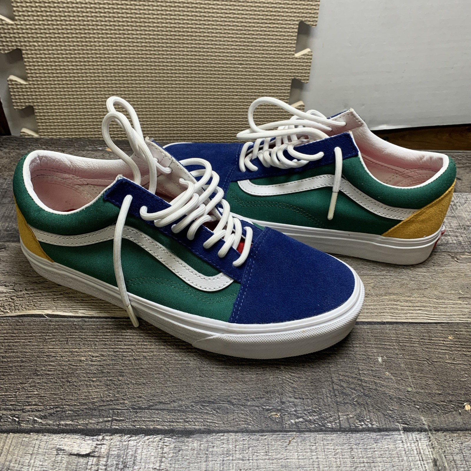 Size 7 men/ 8.5 wemon Vans Old Skool Yacht Club Shoes thumbnail 2