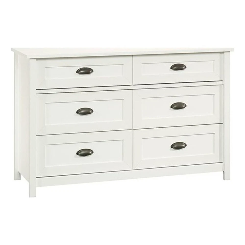 Cómoda Sauder County Line de madera de ingeniería con 6 cajones en blanco suave Foto 2 de 4