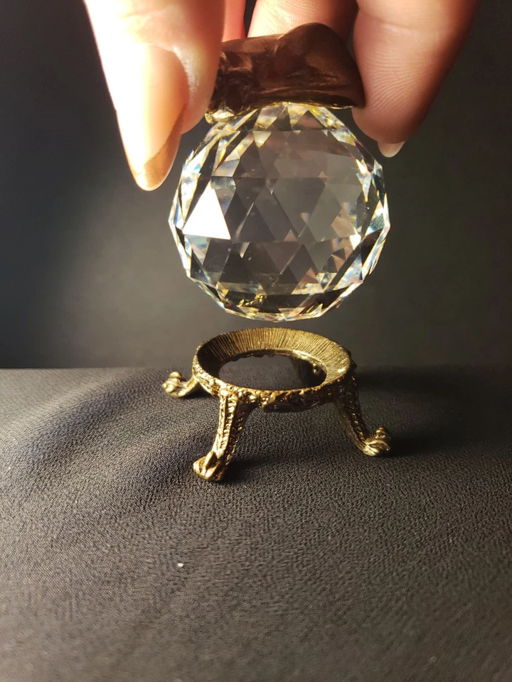 Estatuilla pisapapeles gato de latón de colección con soporte dorado ornamentado Foto 3 de 4