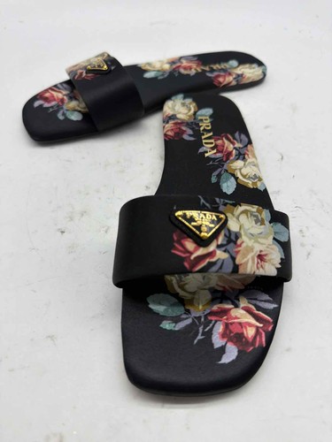 Pre-Owned Prada Black Size 7 Mule Sandals