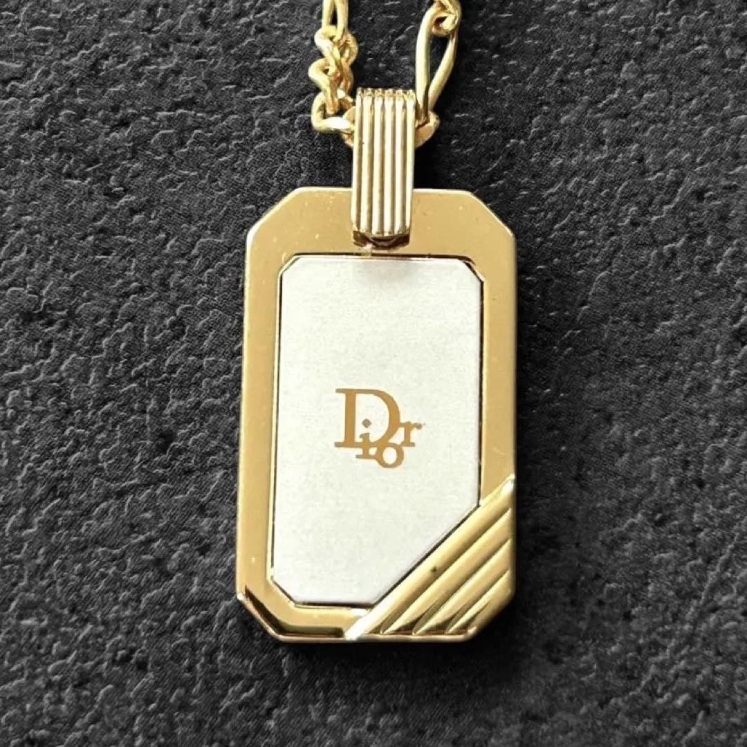 Christian Dior Logo Plate Gold Necklace① Christian Dior Logo Plate Gold Necklace Rhinestone