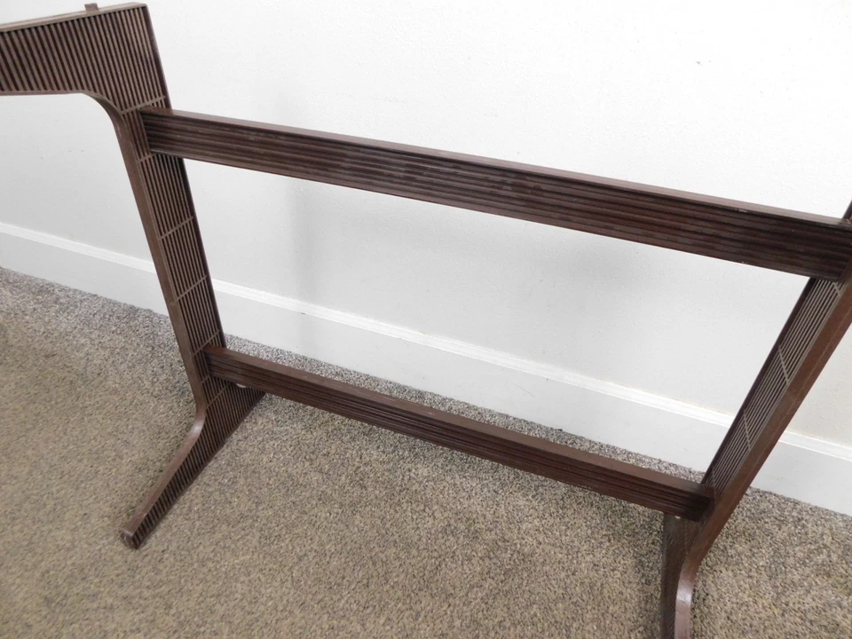 ¡SOLO BASE DE PIE VINTAGE AÑOS 60! Órgano eléctrico Magnus 668 plástico marrón EZ 28,5" ancho Foto 3 de 4