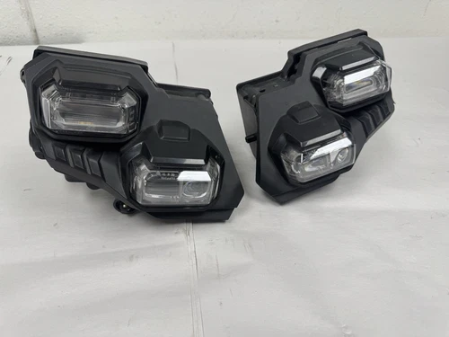 CAN AM MAVERICK X3 HEADLIGHTS FRONT GREAT SHAPE LEFT/ RIGHT LIGHTS 2026