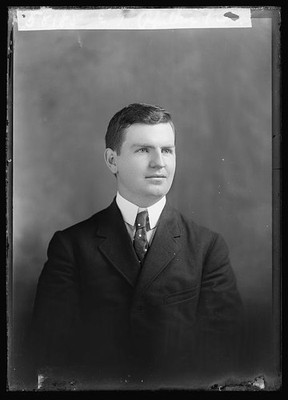 Photo:E.L. Philbin Portrait Man in Suit c1905-1909