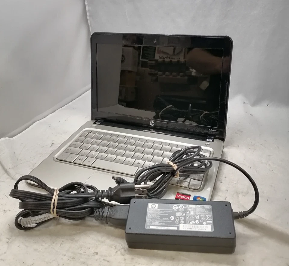 11.6" HP Pavilion dm1-2010nr(Athlon II Neo K325/4GB RAM/240GB SSD) - Mint 22.1 - Image 2 of 4