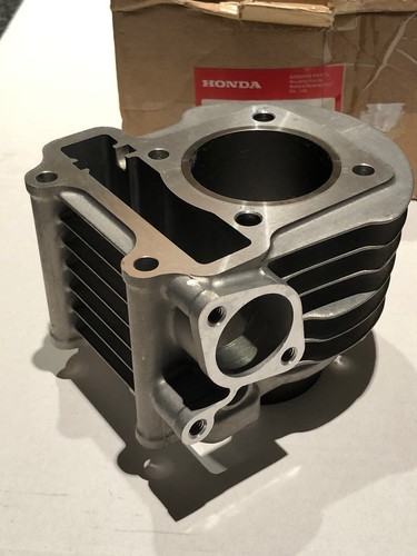 11-17 VISION 110 SCOOPY ZOOMER New Genuine HONDA Cylinder Barrel 12100-KZL-930 - Picture 6 of 12