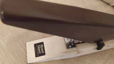 Grapadora de gran tamaño de alta resistencia Rexel GIANT.
