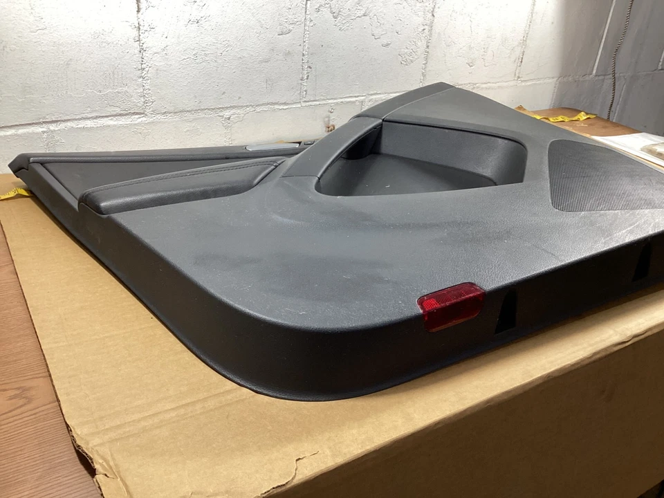 2011-2013 VOLKSWAGEN Tiguan Front Left Driver side Door Card Panel 867012B OEM . - Image 3 of 4