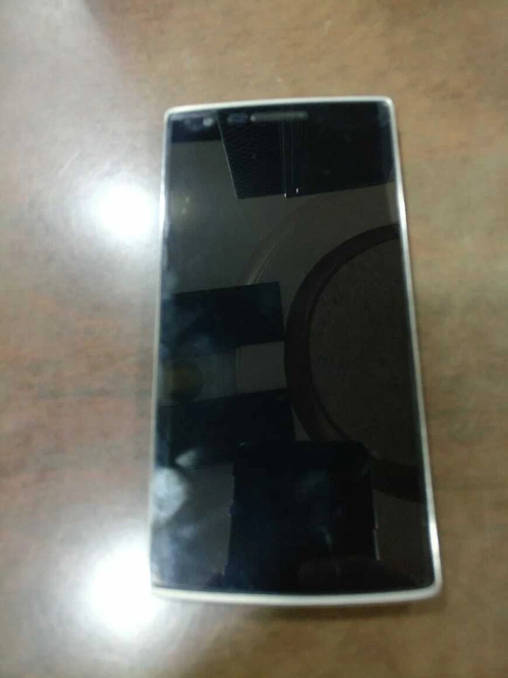 OnePlus One - 64GB - Sandstone Black - Image 2 of 3