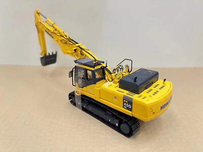 UH 1/50 Scale Komatsu PC450LC Excavator w/Short Boom Diecast Model