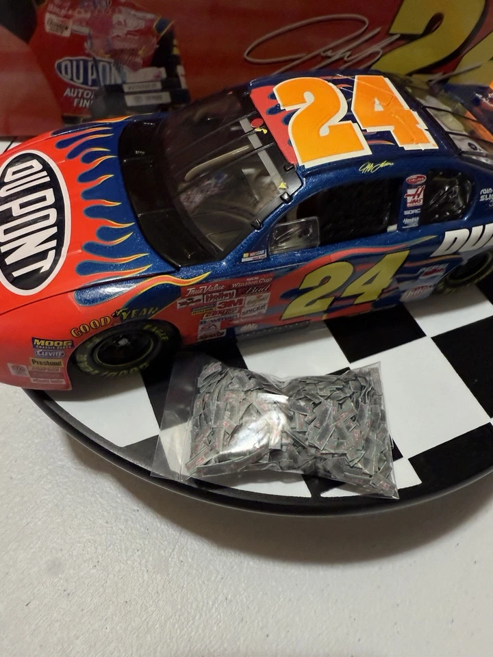 Jeff Gordon #24 DuPont Las Vegas Win Raced Version 2001 1/24 Diecast - Image 4 of 4