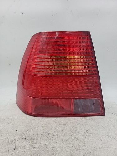 Rückleuchte Rücklicht VW Bora Links  Bj.98-05 Limo Leicht Kratzer (B21B)