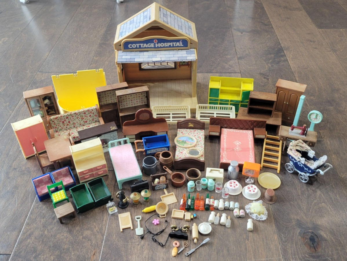 Vintage Miniature Dollhouse Furniture & Accessories Lot  