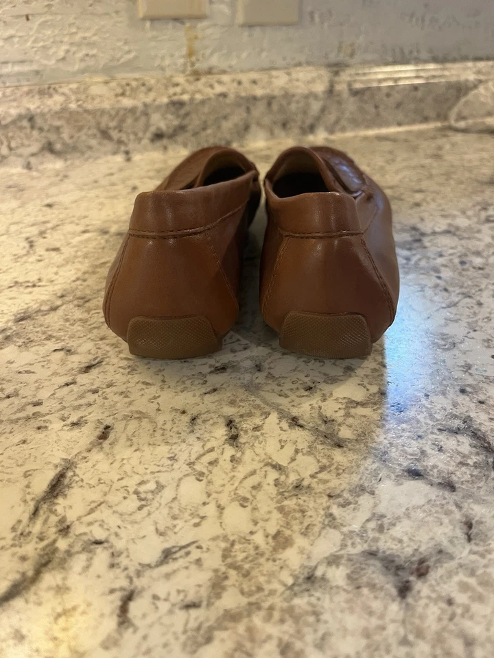 Zapatos mocasines planos Vaneli de cuero tostado/marrón para mujer talla 8,5 A de EE. UU. Foto 3 de 4