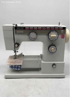 Vintage White Model 734 Household Domestic Sewing Machine With Pedal