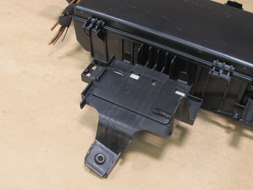 🥇12-15 MERCEDES W166 ML350 ENGINE BAY RELAY FUSE BOX 1665460143 OEM - Imagen 10 de 18