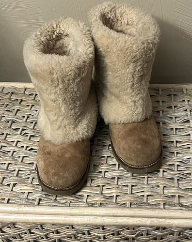 ugg patten boots size 9
