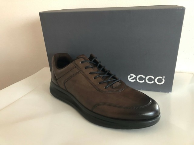 ecco mens aquet sneaker