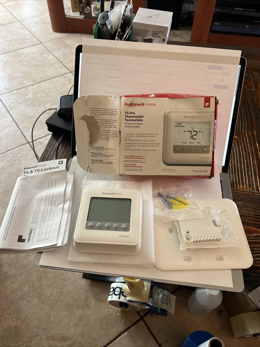 Honeywell T4 Pro Programmable Thermostat TH4110U2005/U