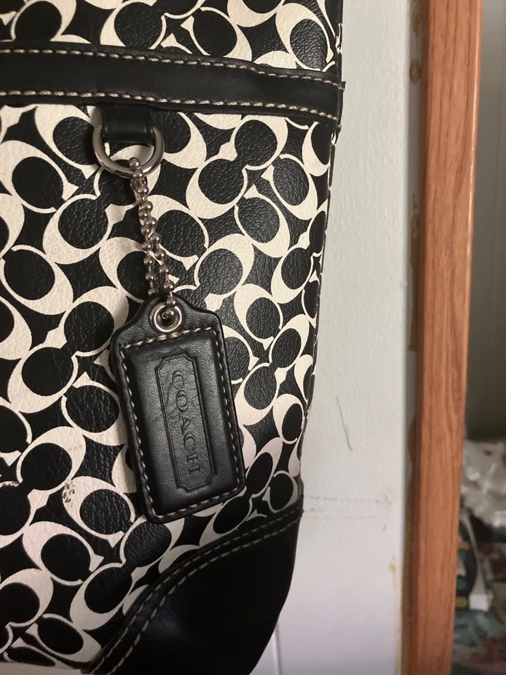 Coach Chelsa Heritage Vintage Bolso Coach Monedero Blanco y Negro y Gris Logo  Foto 2 de 4