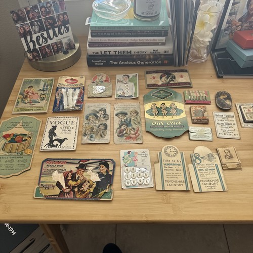 Bundle Of Vintage Sewing Items