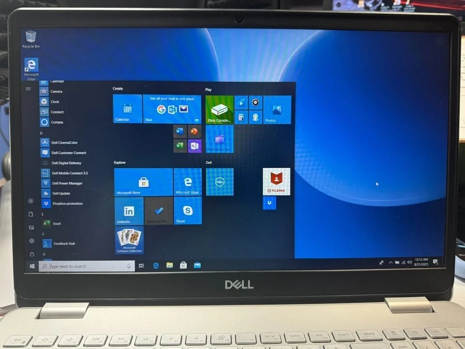 Dell Inspiron Model #P85F Intel(R) Core(TM) i3-845U CPU - Image 2 of 4