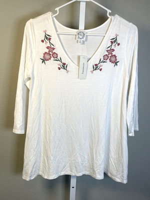 NEW Francesca's Embroidered Top Women's Small Cottagecore Floral Blouse Ivory