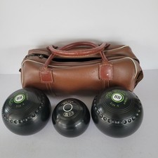 Thomas Taylor Lawn Bowls With Bag 