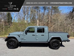 2024 Jeep Gladiator Nighthawk Body Color Hard Top