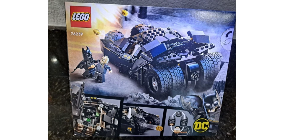 Lego 76239 DC Batman Batmobile Tumbler: Scarecrow Showdown Building Kit 422 Pcs - Image 3 of 4