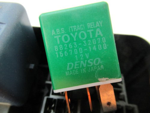 FUSE BOX BLOCK POWER RELAY 88263-21010 88263-32070 01 02 03 04 05 TOYOTA RAV4 - Picture 11 of 11