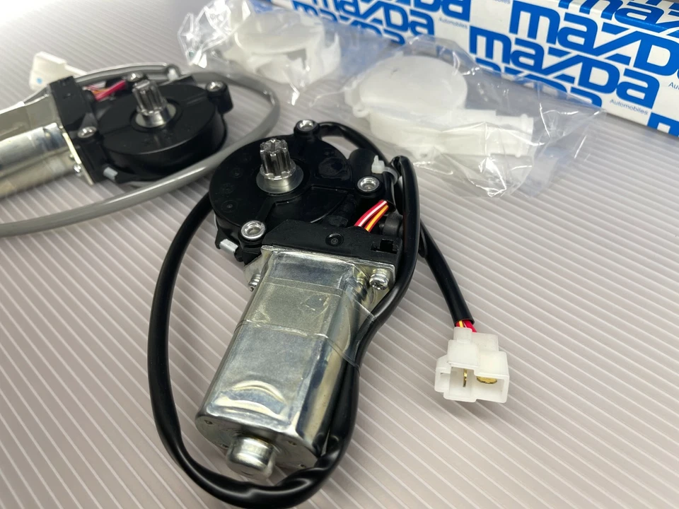 JUEGO DE PARES DE MOTORES DE VENTANA ELÉCTRICA LADO DERECHO E IZQUIERDO MAZDA GENUINO OEM RX-7 RX7 FD 3S Foto 4 de 4