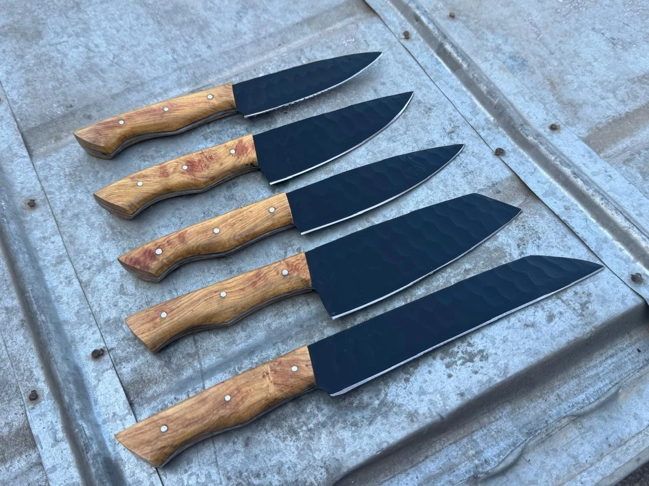 Handmade 5-Piece Chef Knife Set Hammered High Carbon Steel Blades with olivewood
Opens in a new wind