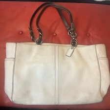 COACH CHELSEA PEBBLE WHITE HANDBAG