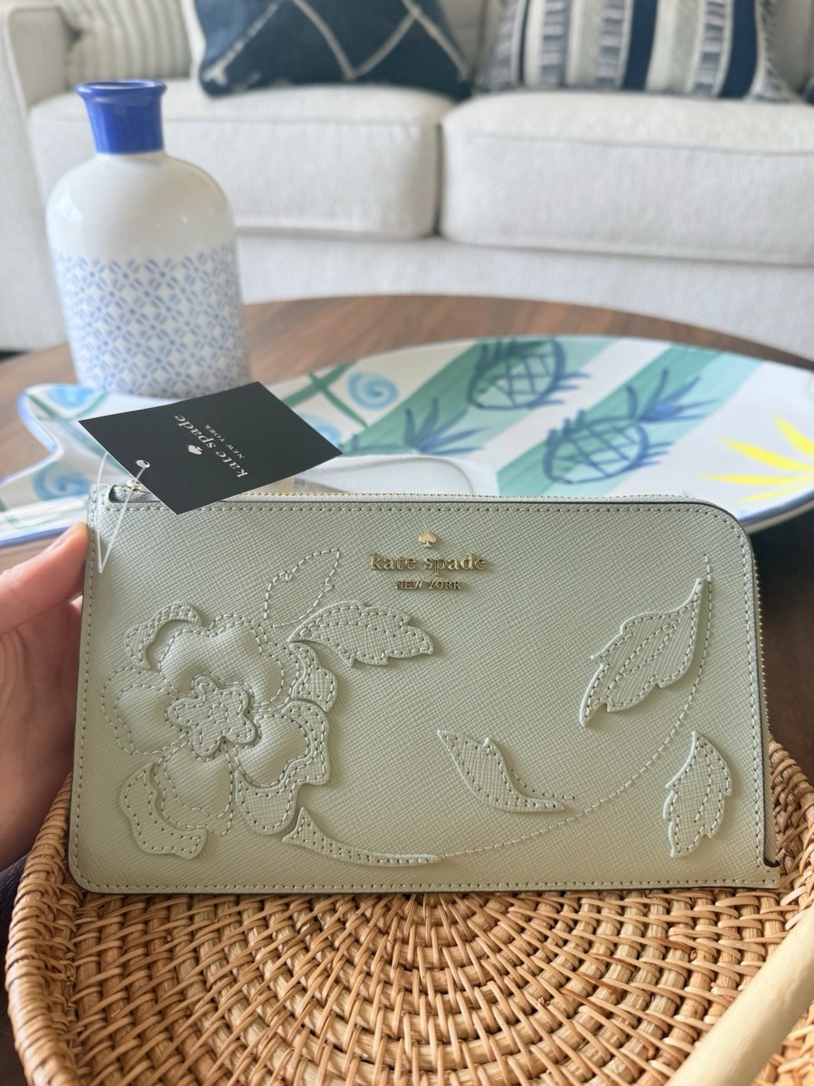 Kate Spade Lucy Spade Flower Medium L Zip Wristlet NWT Matcha Sage