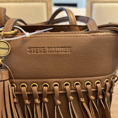 Steve Madden Nutshell Fringe Bucket Purse Bag Crossbody DT627690