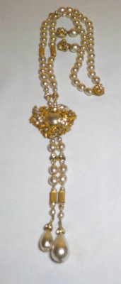 VINTAGE MIRIAM HASKELL NECKLACE EARRINGS FLORAL GOLD AND PEARL WITH RHINESTONES