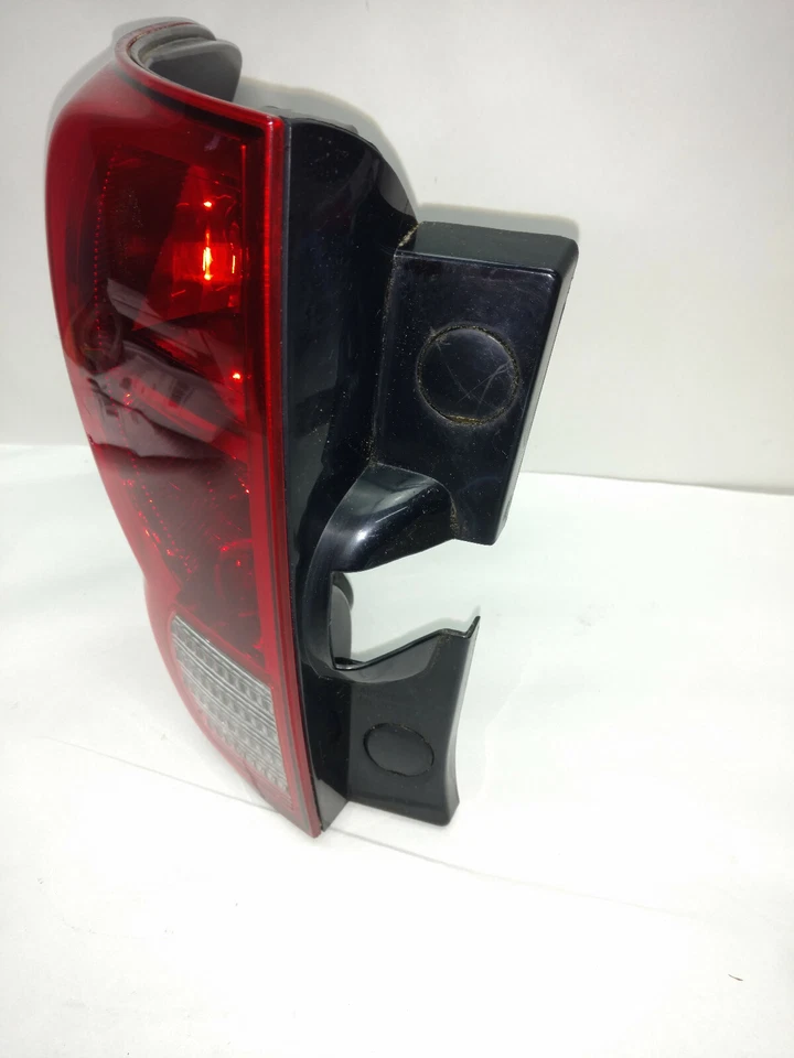 2006-2009 Pontiac Torrent Tail Light Driver Left Side OEM - Image 4 of 4