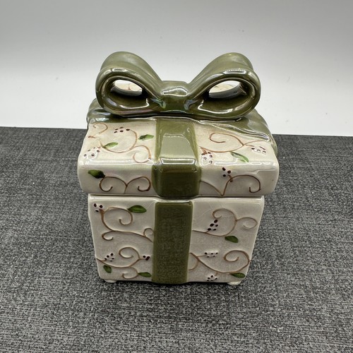 Yankee Candle Christmas Present Gift Box Tealight Holder Candle Holiday Decor