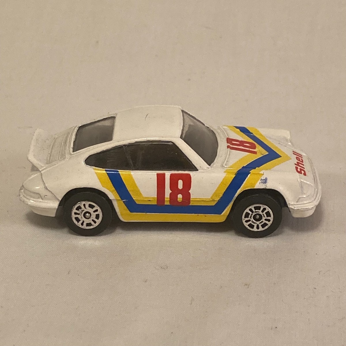 CORGI PORSCHE CARRERA SHELL #18 VINTAGE DIE CAST 1985 CAR WHITE 1