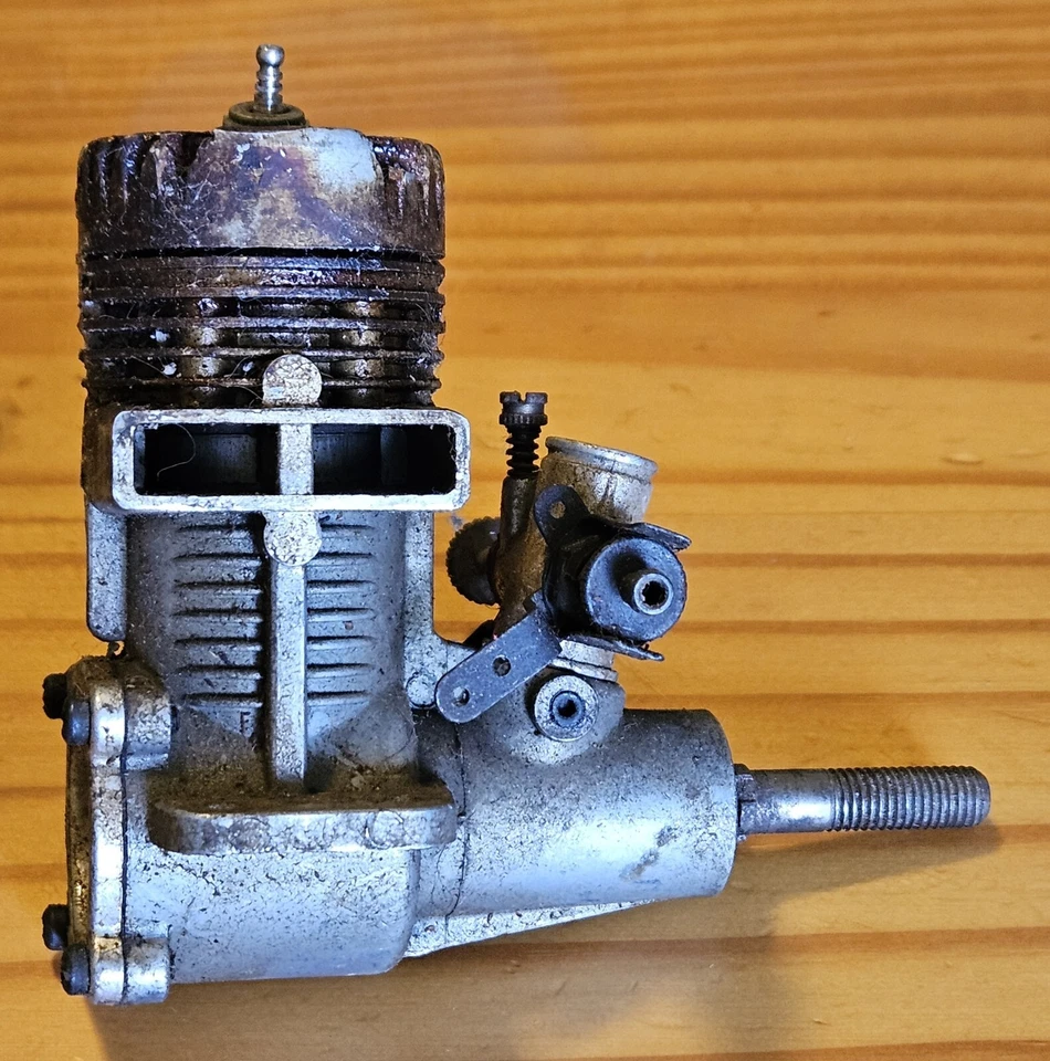 FOX 35? C/L RC SEIZED ENGINE AS IS GS18 - Image 2 of 4