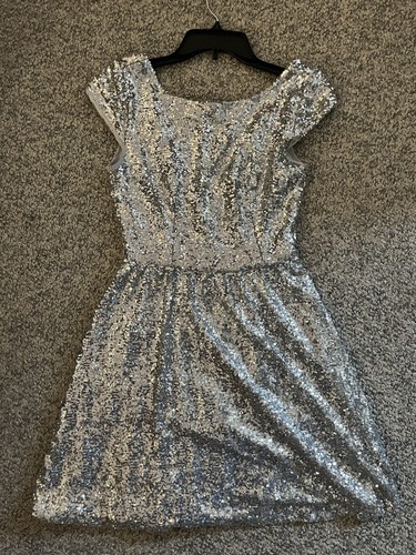 B. Smart Short Party Dress Womens Size 9 Silver Sequin V Back