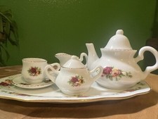 Royal Albert Tiny Children  s Tea Set