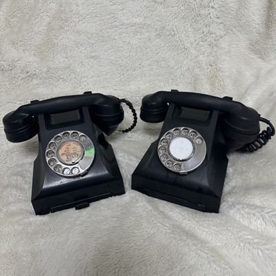X2 Vintage alte antike schwarze Bakelit Wählscheibentelefone, Telefon 50er bis 60er Jahre