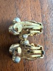 Vintage Crown Trifari Faux Pearl Gold Plated Swirl Wing Clip On Earrings — photo 4